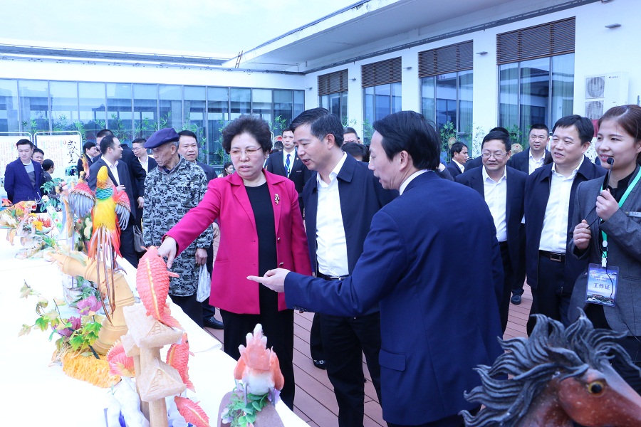 饒幫大咖齊聚龍?zhí)?，大美上饒美食薈萃    “上饒城投”杯首屆饒幫菜美食文化節(jié)在龍?zhí)逗e館隆重開幕