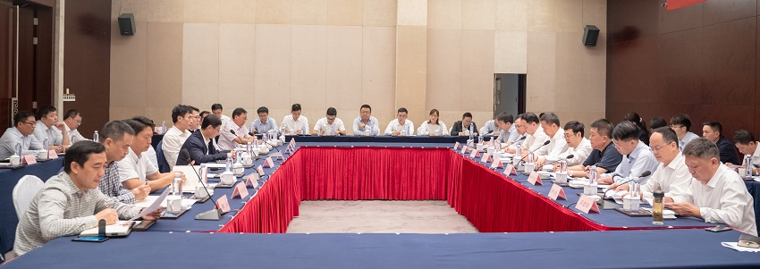 市黑滑石產(chǎn)業(yè)發(fā)展座談會舉行 中材高新與市城投集團(tuán)簽署戰(zhàn)略合作協(xié)議