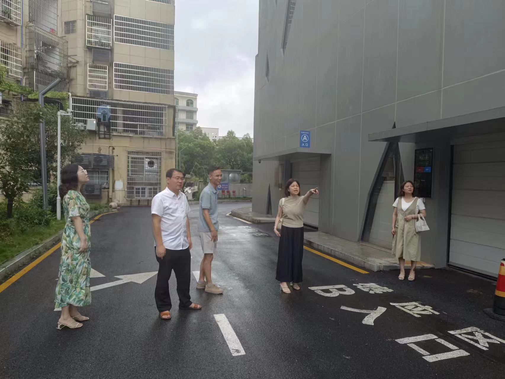 合規(guī)審計(jì)部、資產(chǎn)管理和采購(gòu)部聯(lián)合調(diào)研天弘集團(tuán)部分停車(chē)場(chǎng)和充電樁情況